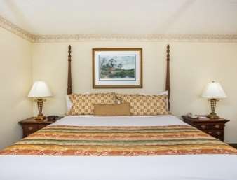 Suburban Studios Cordele Room photo